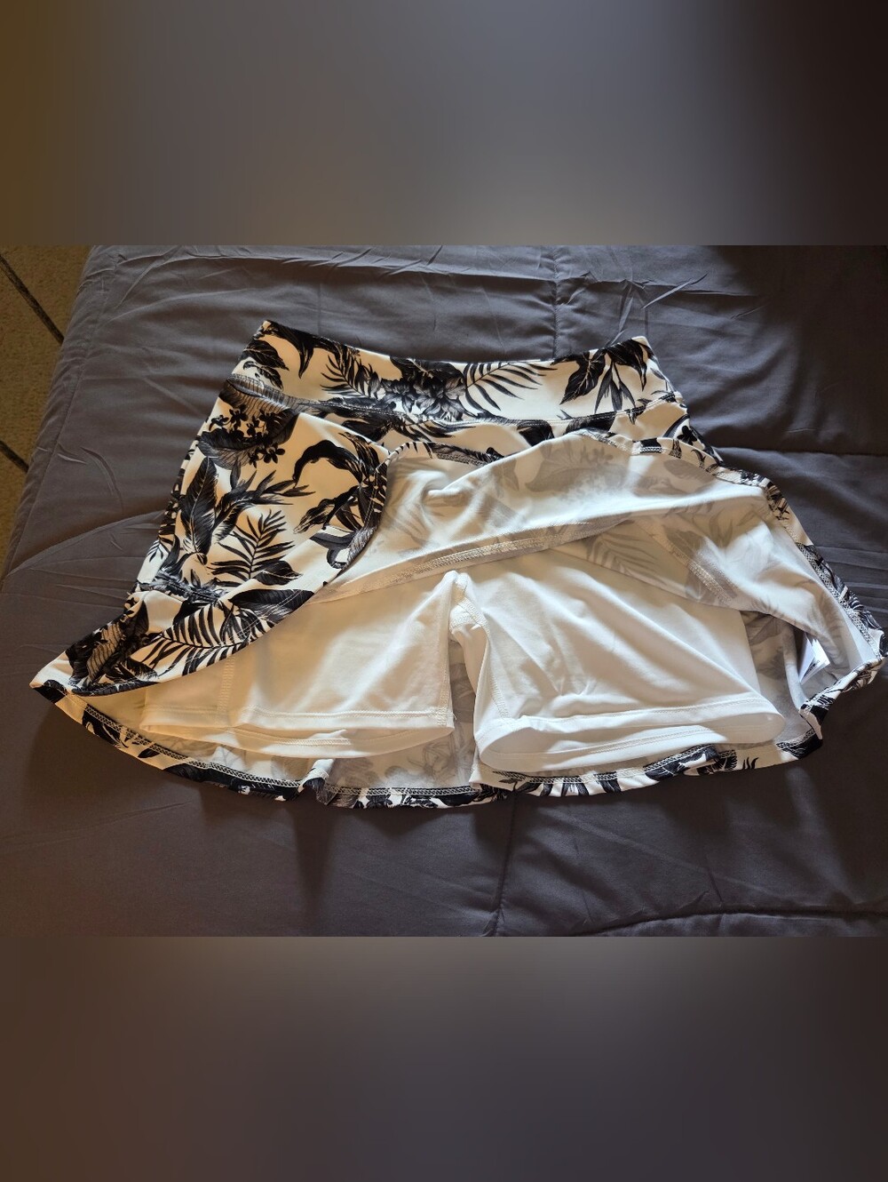 Tommy Bahama Active Black and White Tropical Ruffle Hem Skort - Picture 2 of 3